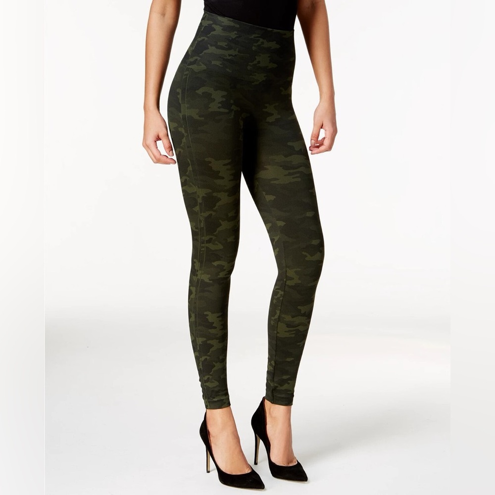 SPANX Look At Me Now Seamless Leggings in Green Camo